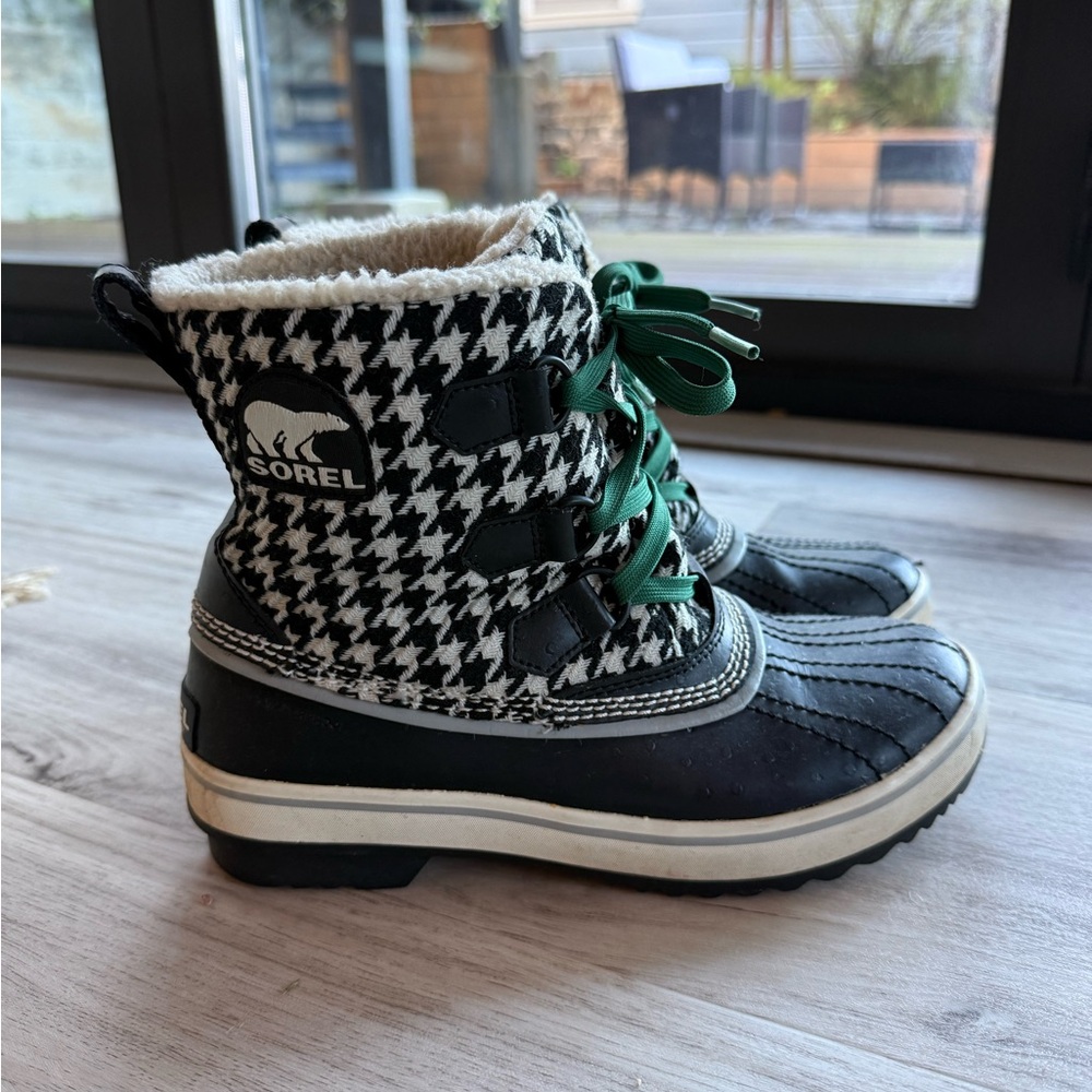 Sorel Womens Shoes Black and White